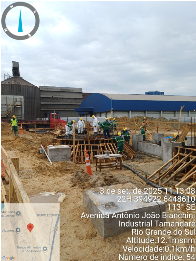 Equipe executando fundações com acompanhamento topográfico